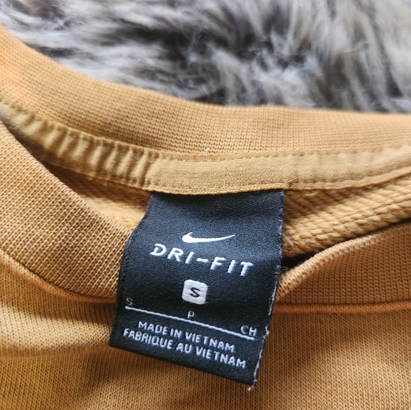 Nike sweatshirt. - Picture 3 of 5